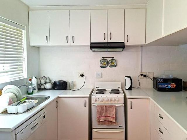 2 Bedroom Apartment in Simon's Town Central