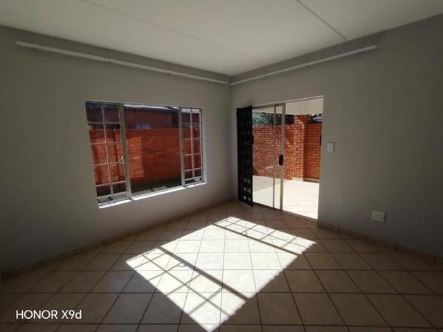 2 Bedroom Apartment in Sinoville