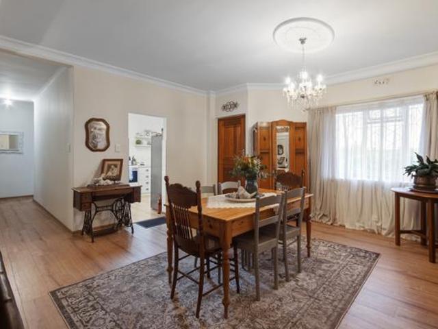 2 Bedroom Apartment in Somerset West Central