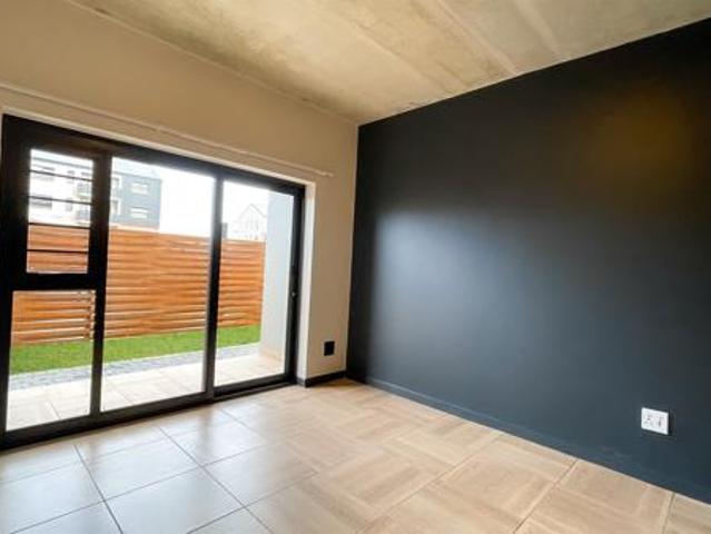 2 Bedroom Apartment in Somerset West Central