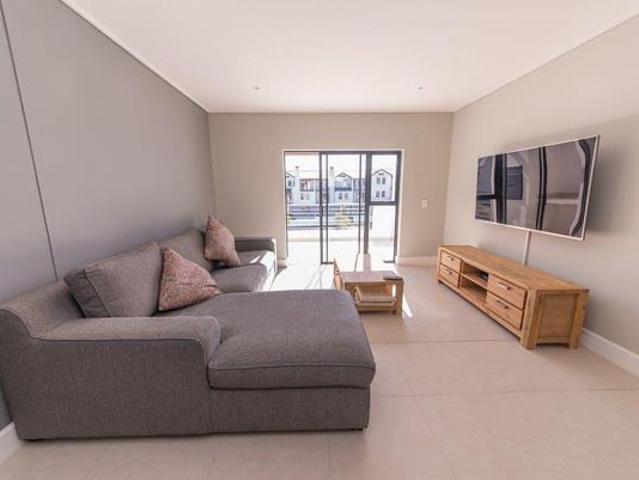 2 Bedroom Apartment in Somerset West Central