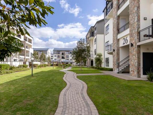 2 Bedroom Apartment in Somerset West Central