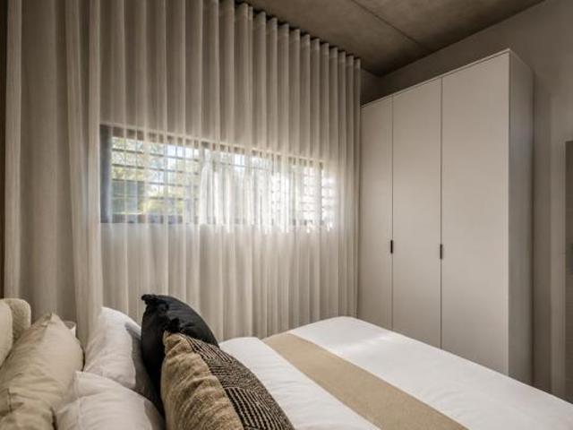 2 Bedroom Apartment in Somerset West Central