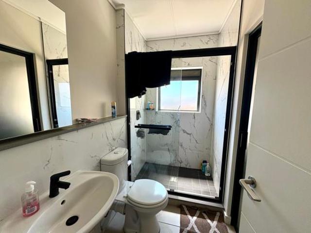 2 Bedroom Apartment in Somerset West Central