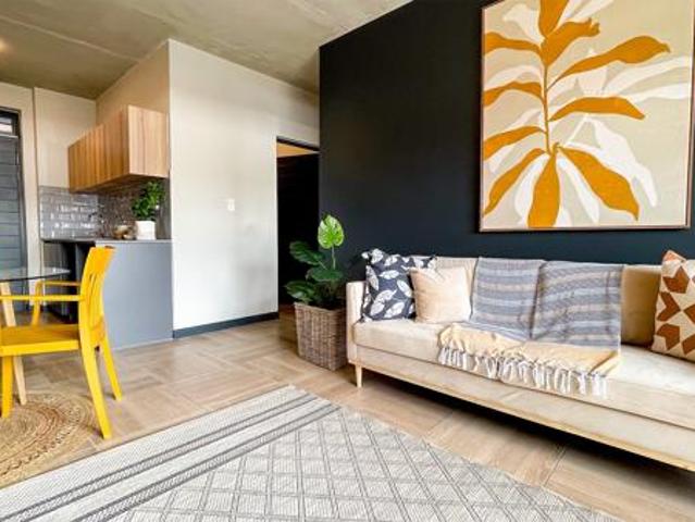 2 Bedroom Apartment in Somerset West Central