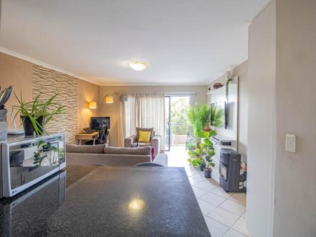 2 Bedroom Apartment in Somerset West Central