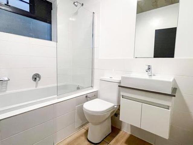 2 Bedroom Apartment in Somerset West Central