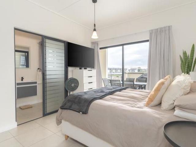 2 Bedroom Apartment in Somerset West Central
