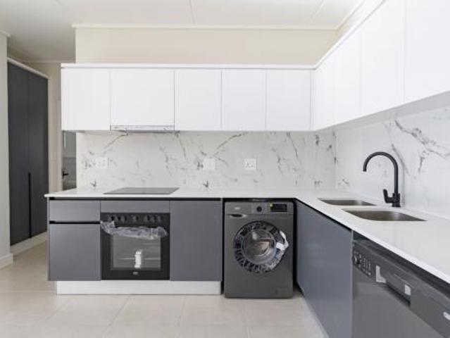 2 Bedroom Apartment in Somerset West Central