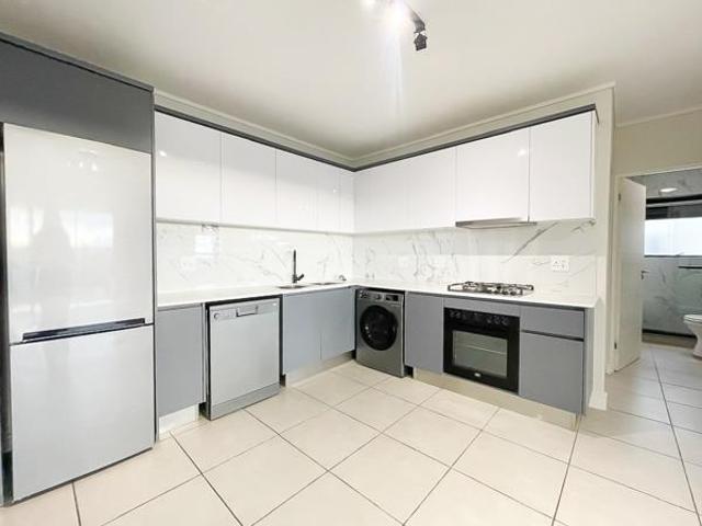 2 Bedroom Apartment in Somerset West Central