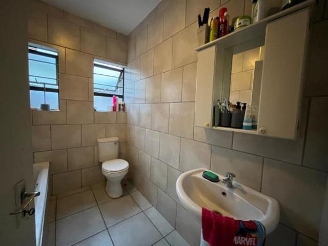 2 Bedroom Apartment in Sonheuwel