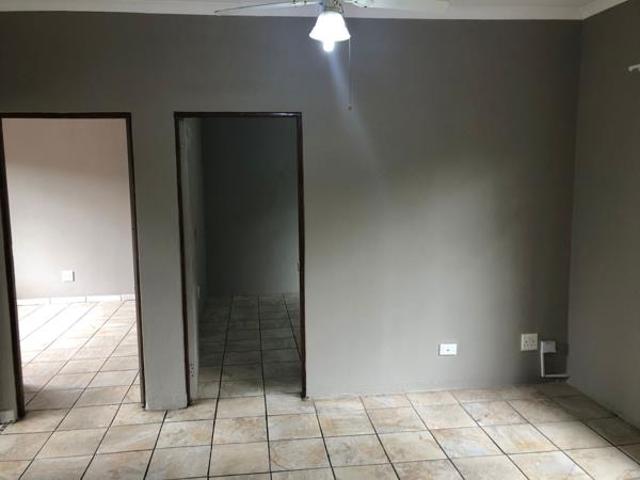 2 Bedroom Apartment in Sonheuwel
