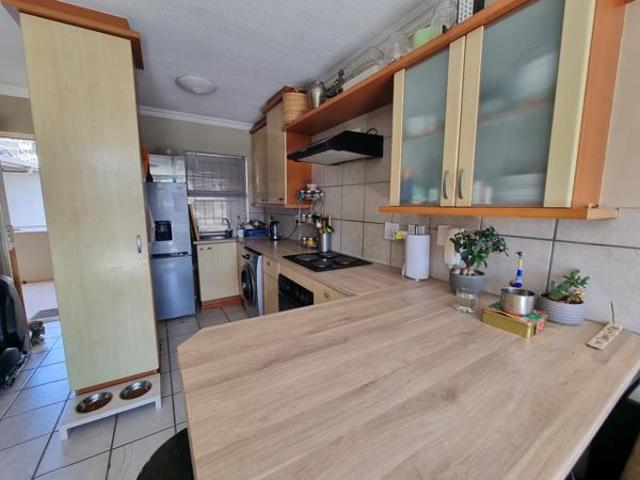 2 Bedroom Apartment in Tyger Valley