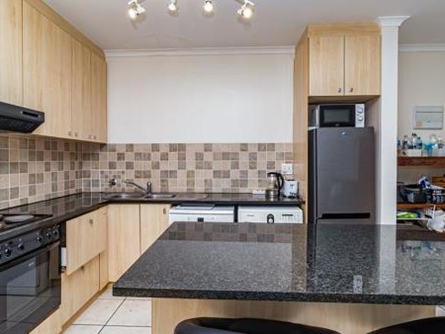 2 Bedroom Apartment in Table View