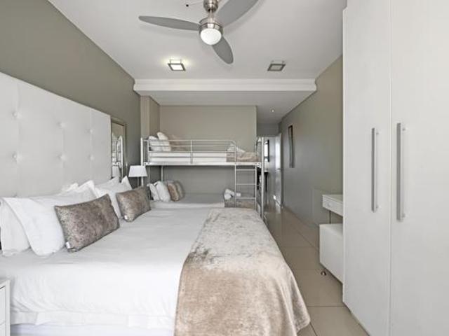 2 Bedroom Apartment in Table View