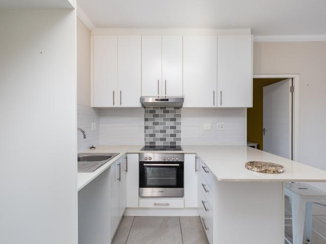 2 Bedroom Apartment in Table View