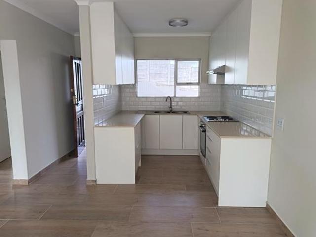 2 Bedroom Apartment in Table View