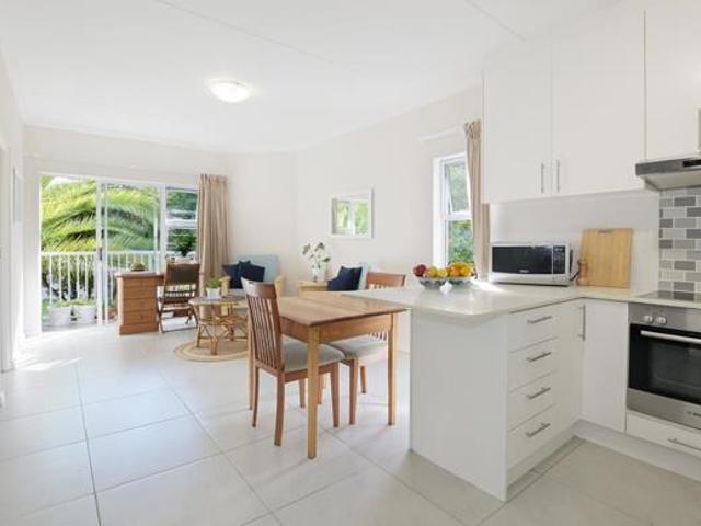 2 Bedroom Apartment in Table View