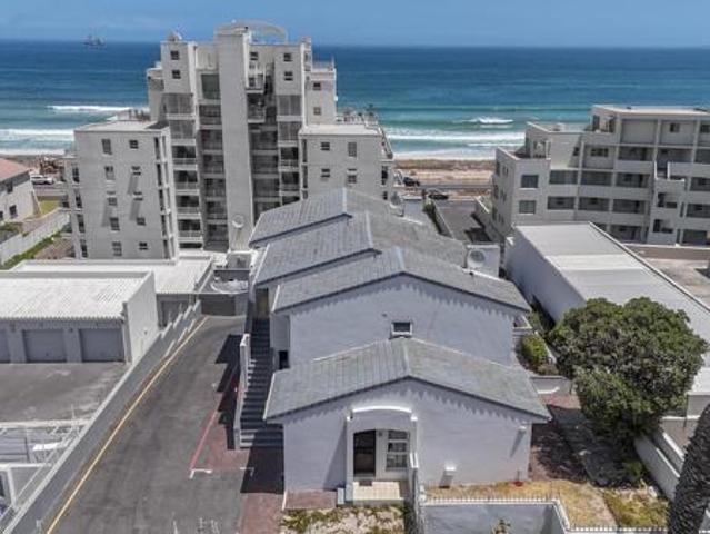 2 Bedroom Apartment in Table View