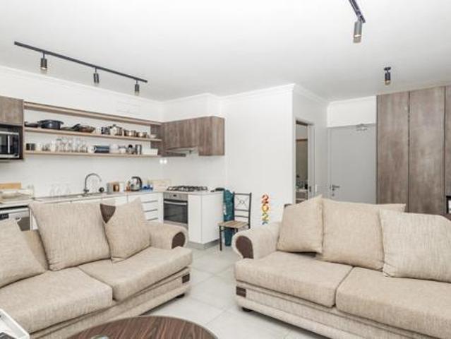 2 Bedroom Apartment in Table View
