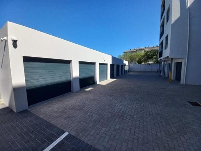 2 Bedroom Apartment in Table View