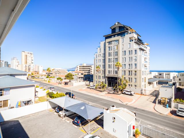 2 Bedroom Apartment in Table View