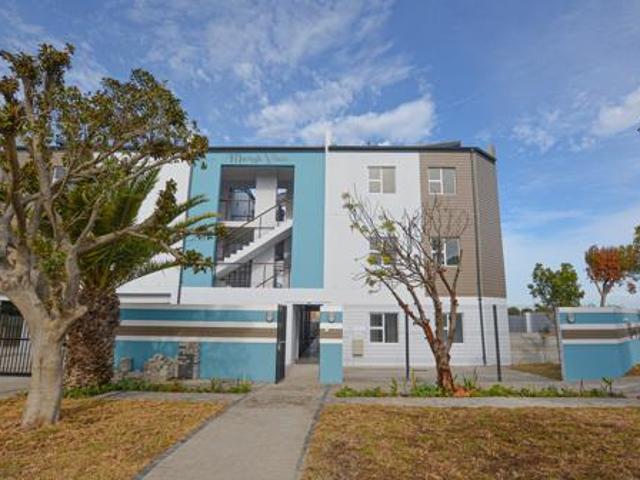 2 Bedroom Apartment in Table View