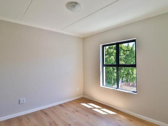 2 Bedroom Apartment in Table View