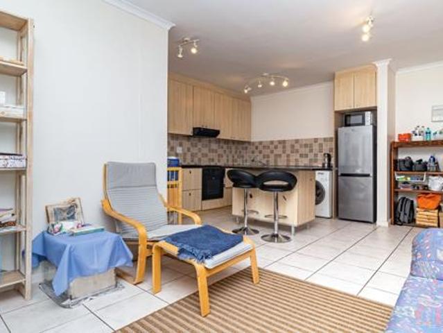 2 Bedroom Apartment in Table View