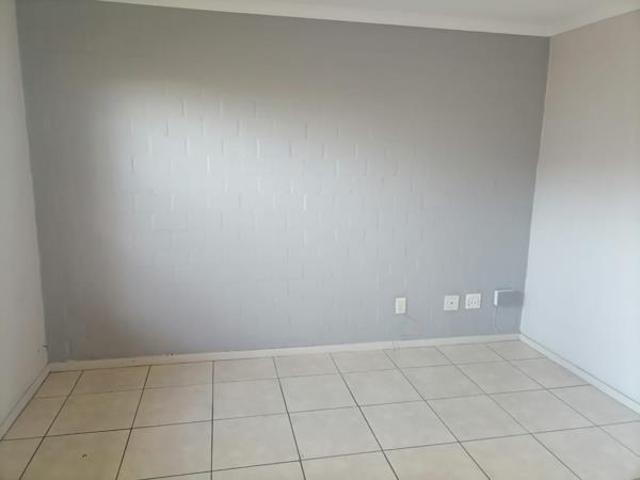 2 Bedroom Apartment in Table View