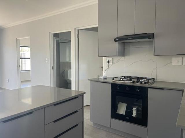 2 Bedroom Apartment in Table View
