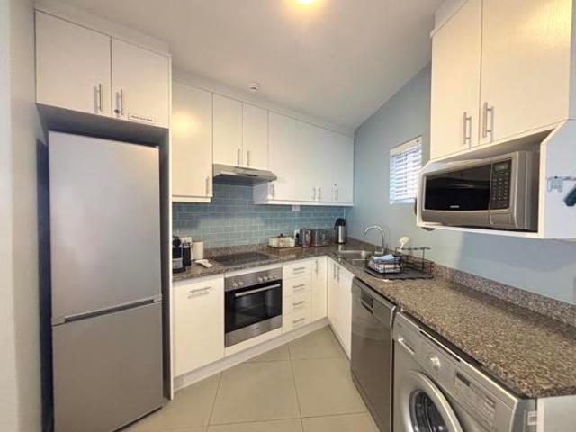2 Bedroom Apartment in Table View
