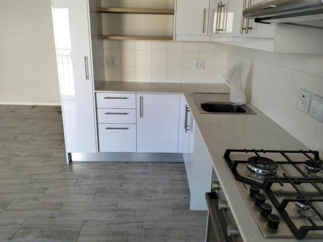 2 Bedroom Apartment in Table View