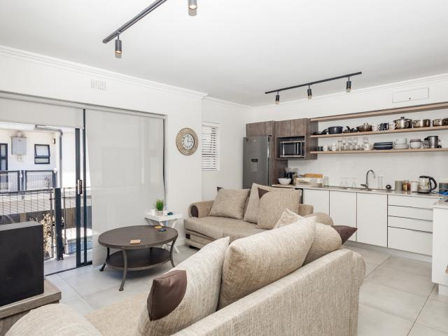 2 Bedroom Apartment in Table View