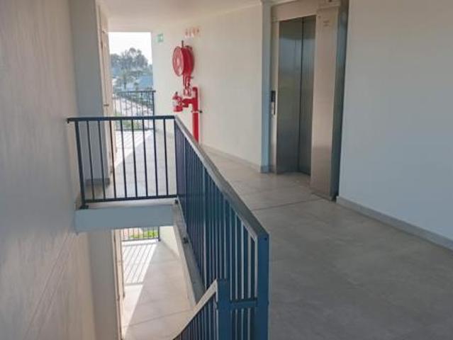 2 Bedroom Apartment in Table View