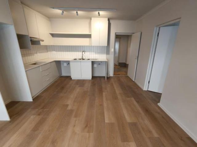 2 Bedroom Apartment in Table View