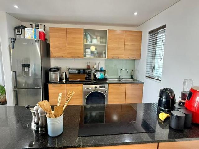 2 Bedroom Apartment in Table View