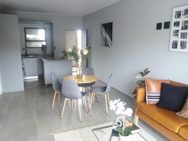 2 Bedroom Apartment in Table View