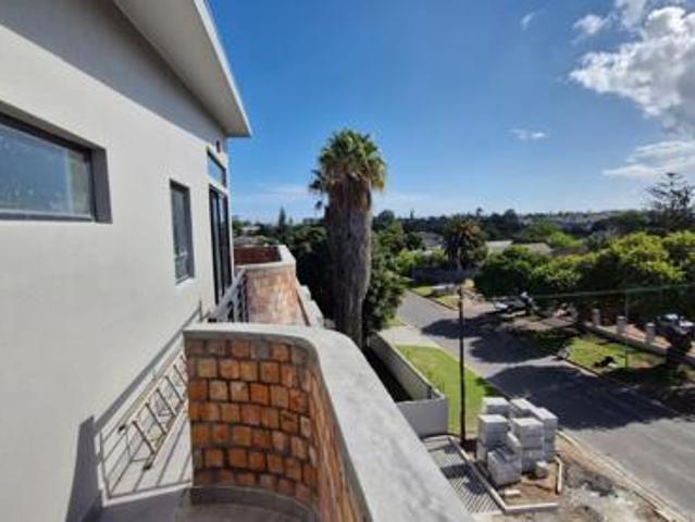 2 Bedroom Apartment in Table View