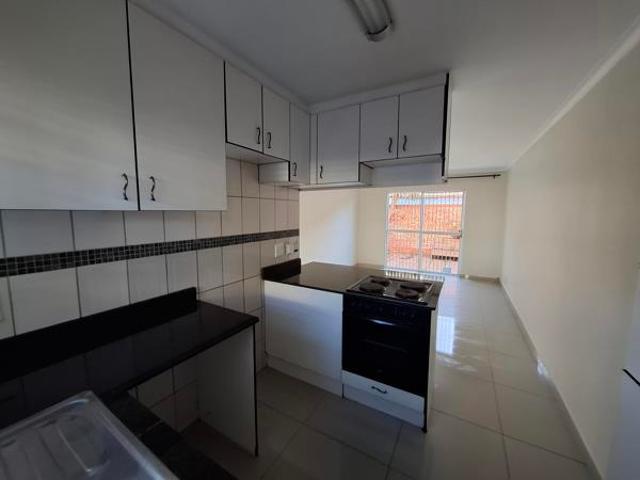 2 Bedroom Apartment in Table View