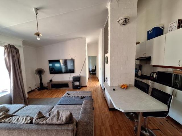 2 Bedroom Apartment in Table View
