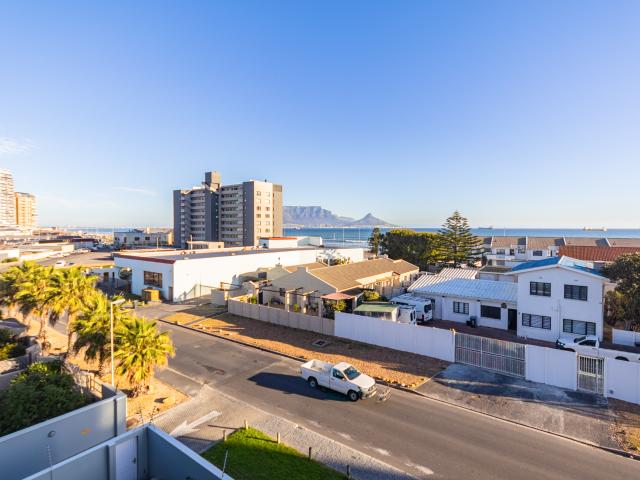 2 Bedroom Apartment in Table View