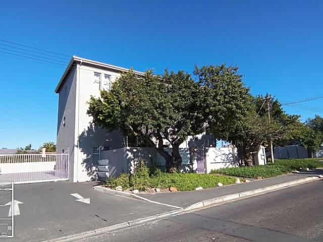2 Bedroom Apartment in Table View