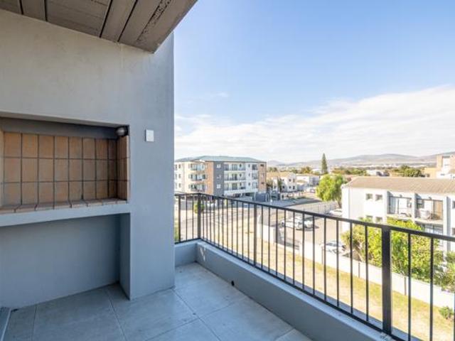 2 Bedroom Apartment in Table View