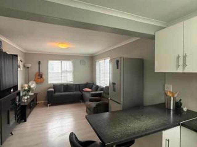 2 Bedroom Apartment in Table View