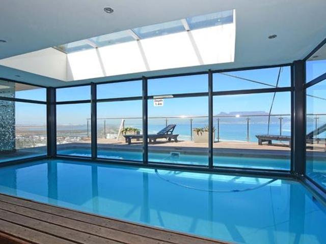 2 Bedroom Apartment in Table View