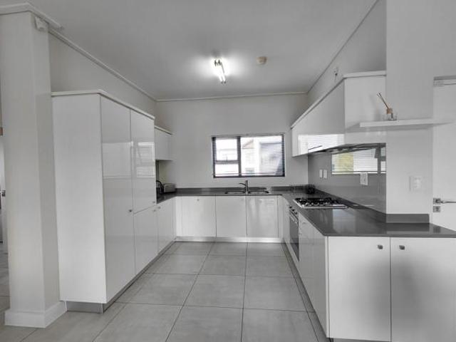 2 Bedroom Apartment in The Polofields