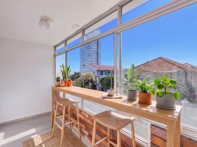 2 Bedroom Apartment in Three Anchor Bay