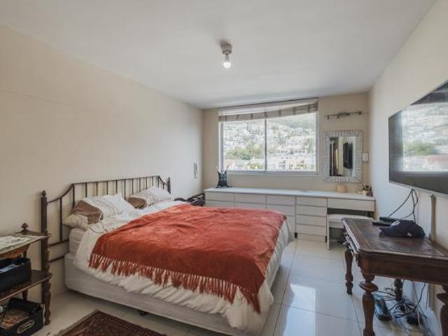 2 Bedroom Apartment in Three Anchor Bay