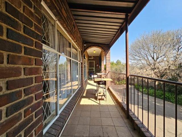 2 Bedroom Apartment in Three Rivers North